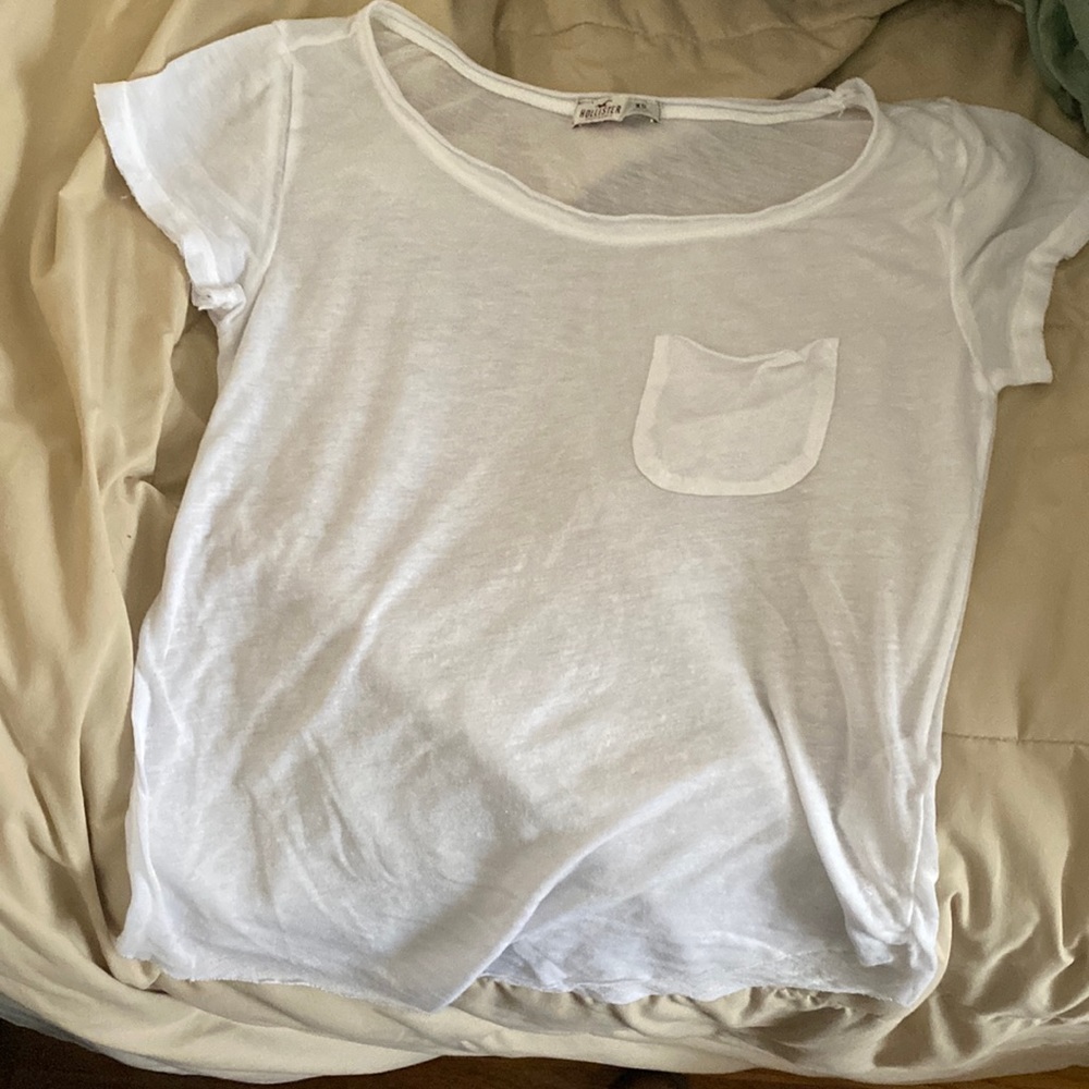 Hollister tee